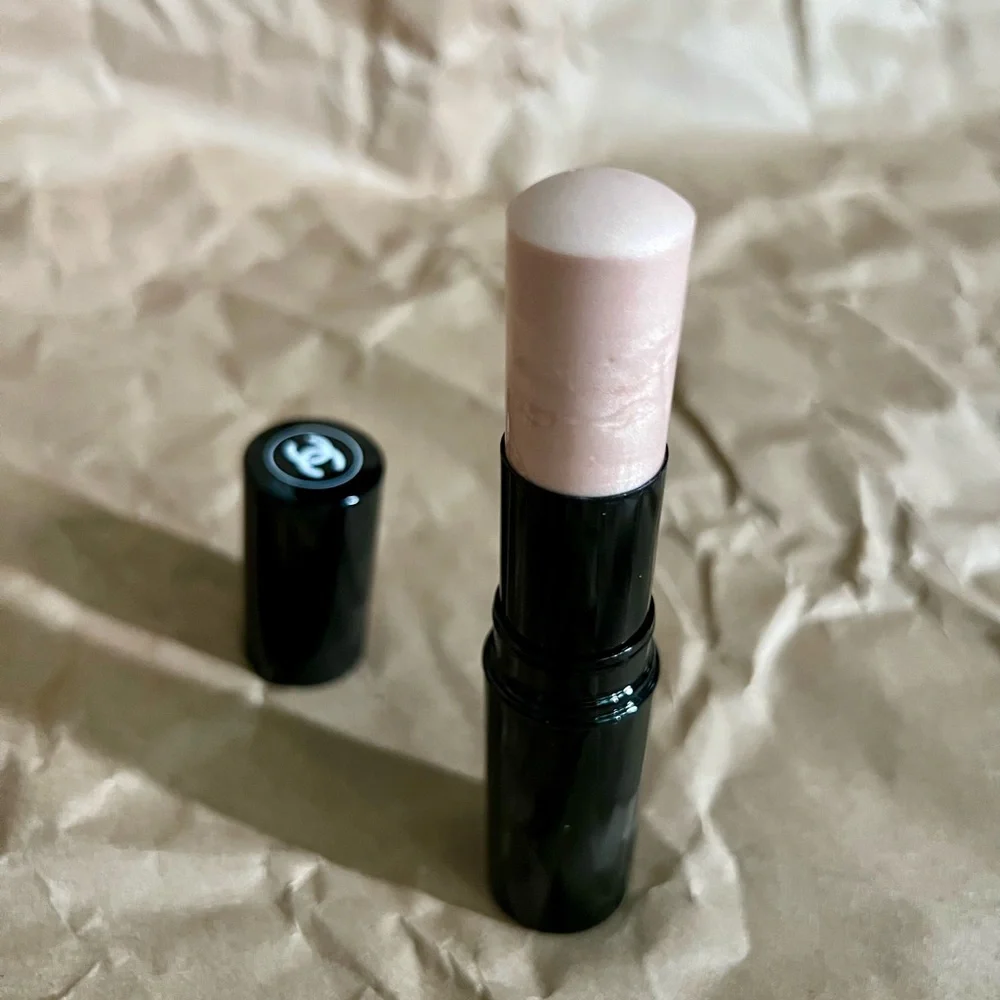 CHANEL BAUME ESSENTIEL NIB - Picture 15 of 15